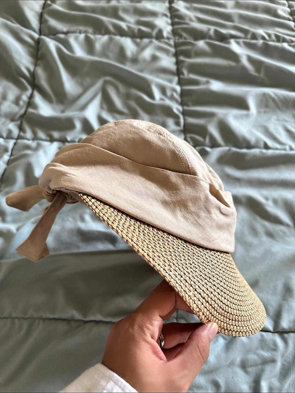 Eric Javits Straw Visor in Beige Like New